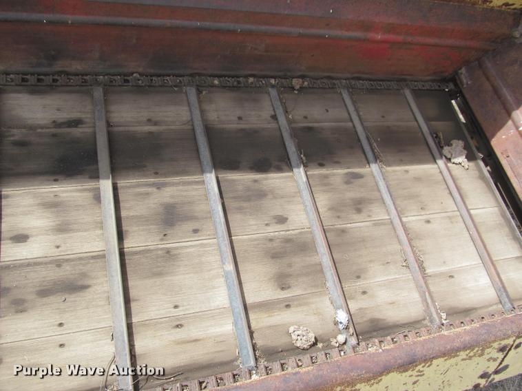 image for item DT9525 New Holland 680 manure spreader