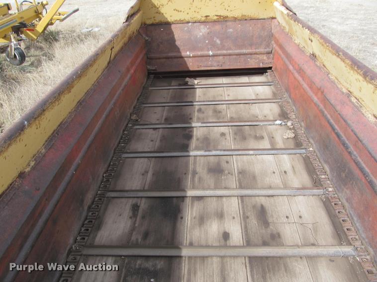 image for item DT9525 New Holland 680 manure spreader