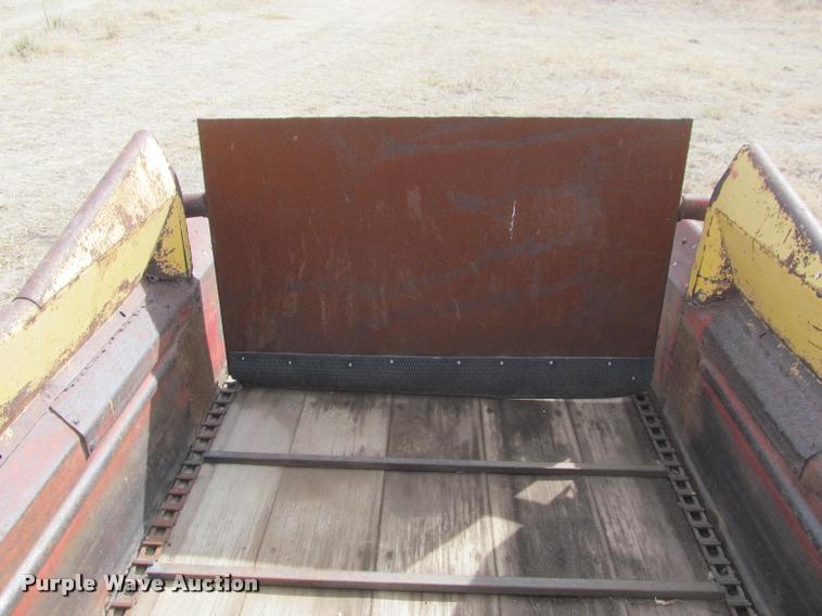 image for item DT9525 New Holland 680 manure spreader
