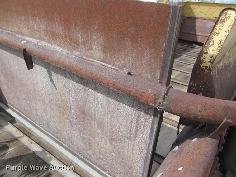 image for item DT9525 New Holland 680 manure spreader