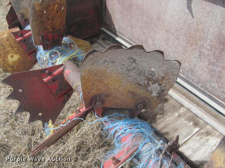 image for item DT9525 New Holland 680 manure spreader