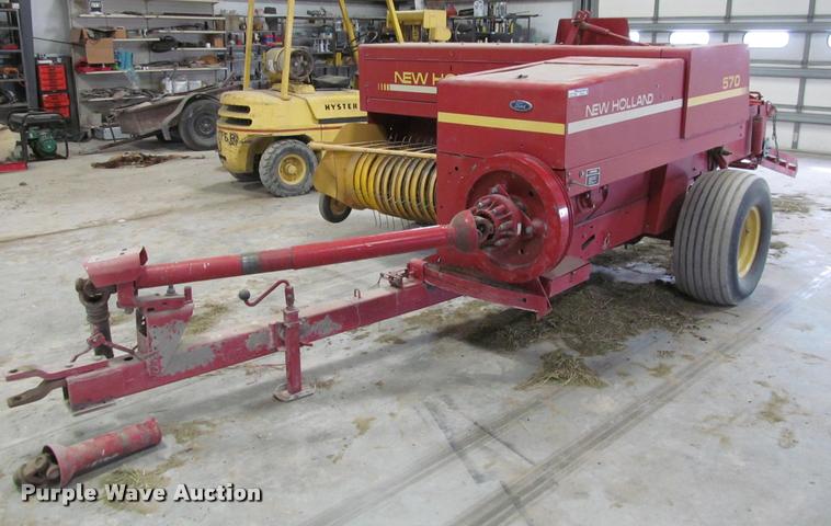 image for item DT9526 1989 New Holland 570 square baler