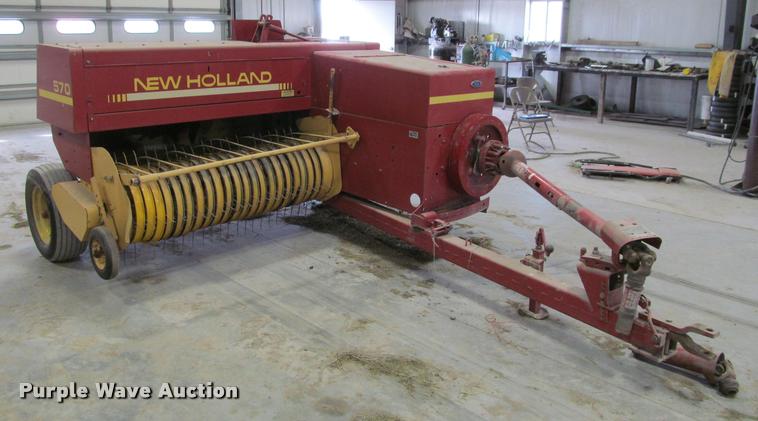 image for item DT9526 1989 New Holland 570 square baler