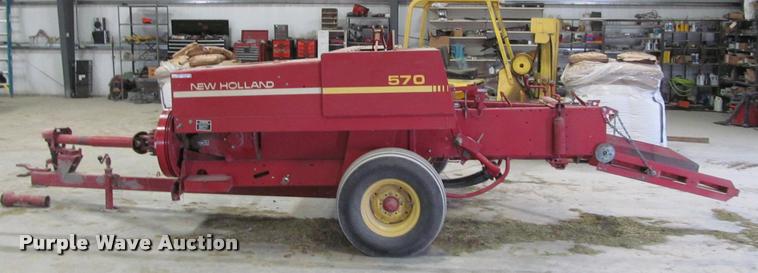 image for item DT9526 1989 New Holland 570 square baler