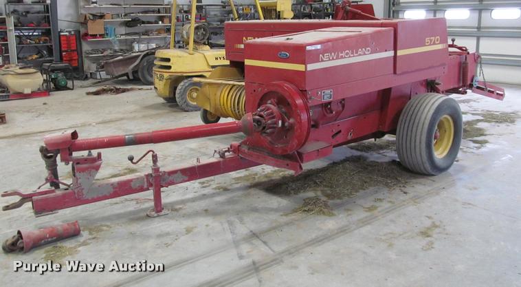 image for item DT9526 1989 New Holland 570 square baler