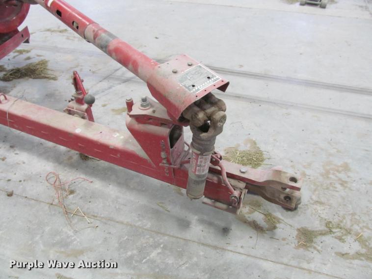 image for item DT9526 1989 New Holland 570 square baler