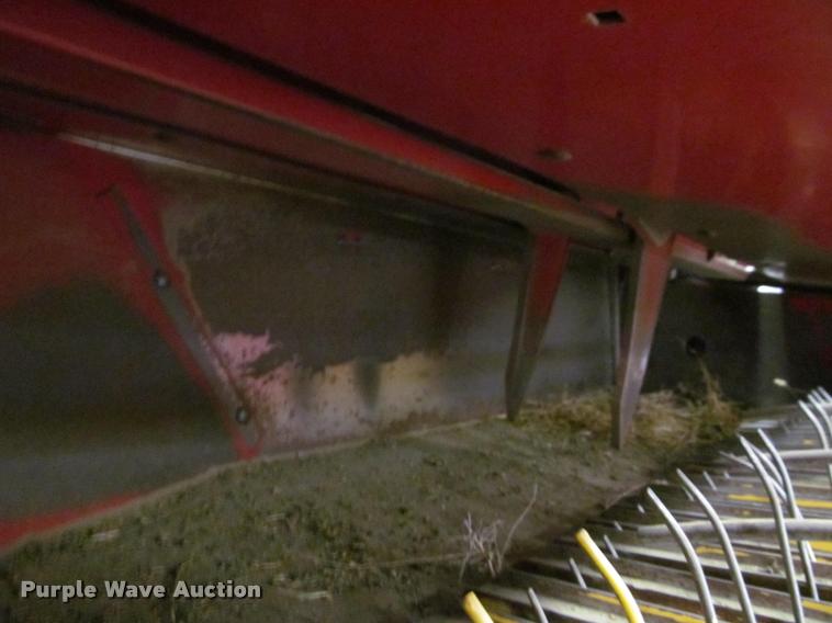 image for item DT9526 1989 New Holland 570 square baler