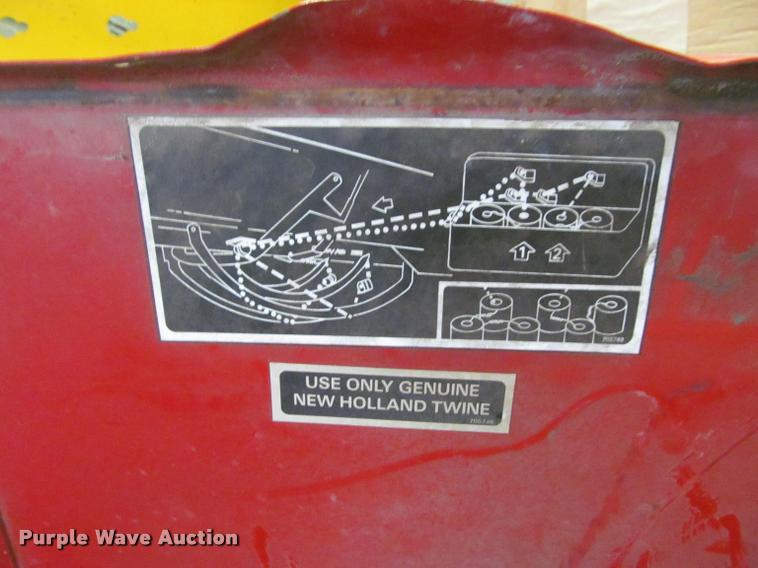 image for item DT9526 1989 New Holland 570 square baler