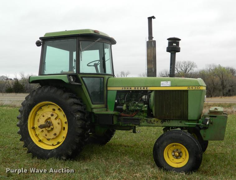 image for item K2633 1975 John Deere 4430 tractor
