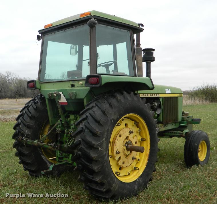 image for item K2633 1975 John Deere 4430 tractor
