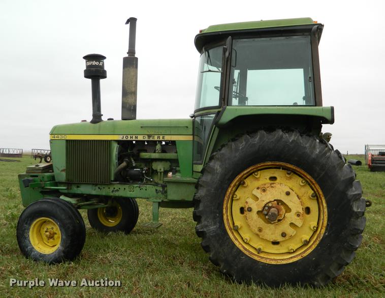 image for item K2633 1975 John Deere 4430 tractor
