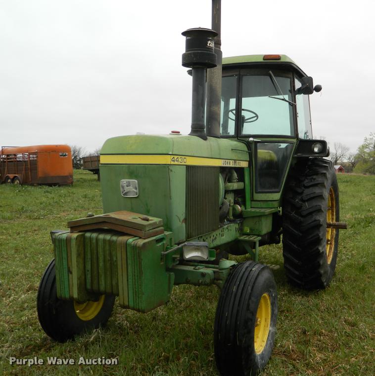 image for item K2633 1975 John Deere 4430 tractor