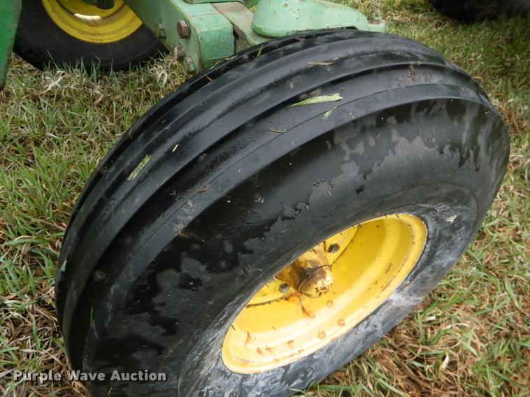 image for item K2633 1975 John Deere 4430 tractor