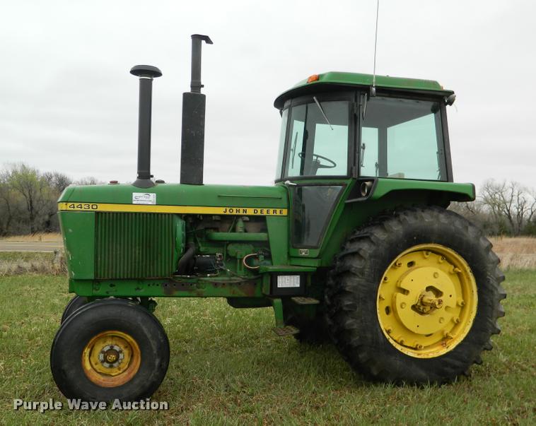 image for item K2634 1975 John Deere 4430 tractor