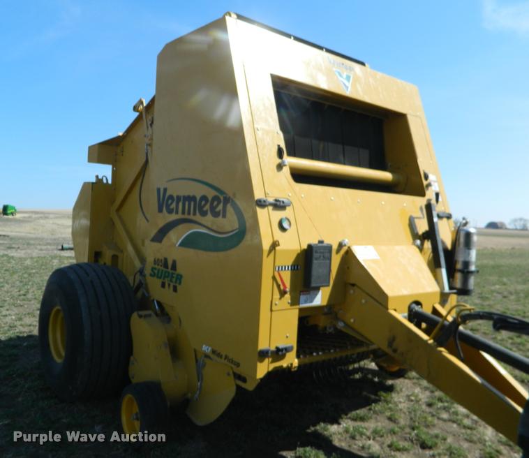 image for item K2683 2014 Vermeer 605 Super M round baler