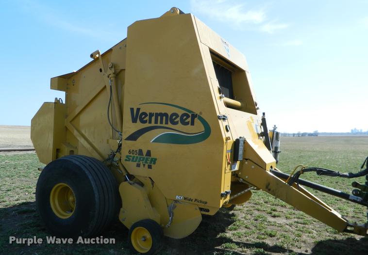 image for item K2683 2014 Vermeer 605 Super M round baler
