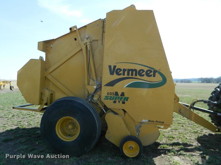 image for item K2683 2014 Vermeer 605 Super M round baler