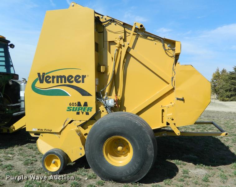 image for item K2683 2014 Vermeer 605 Super M round baler