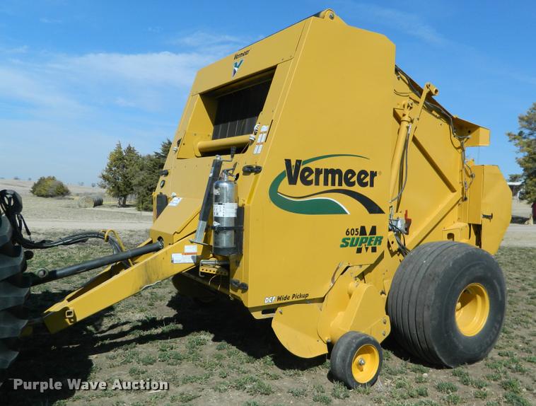 image for item K2683 2014 Vermeer 605 Super M round baler