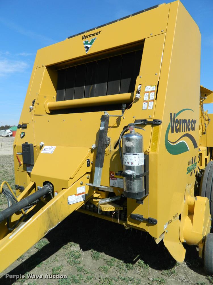 image for item K2683 2014 Vermeer 605 Super M round baler