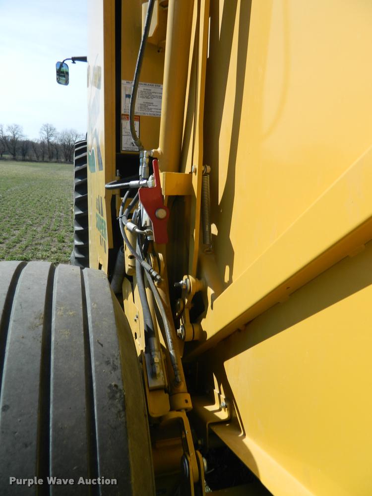 image for item K2683 2014 Vermeer 605 Super M round baler