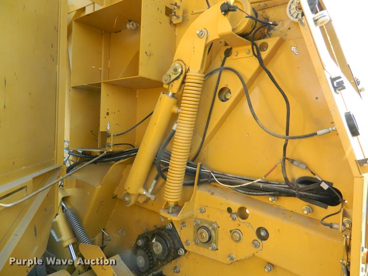 image for item K2683 2014 Vermeer 605 Super M round baler