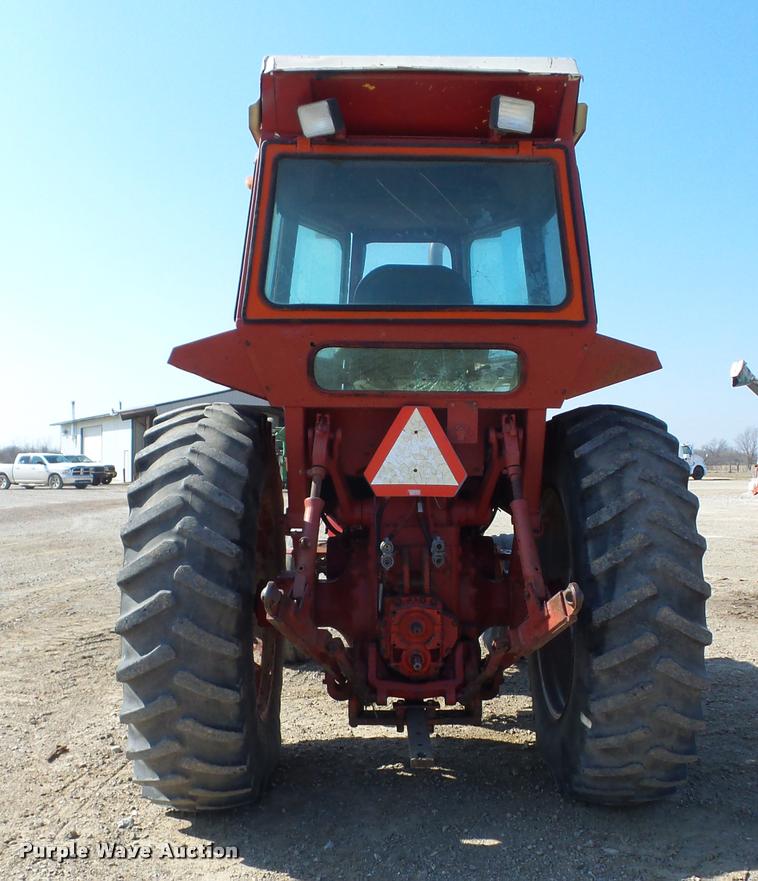 image for item K6487 International Farmall 1256 tractor