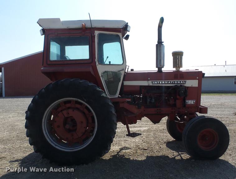 image for item K6487 International Farmall 1256 tractor