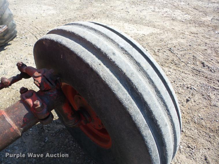 image for item K6487 International Farmall 1256 tractor