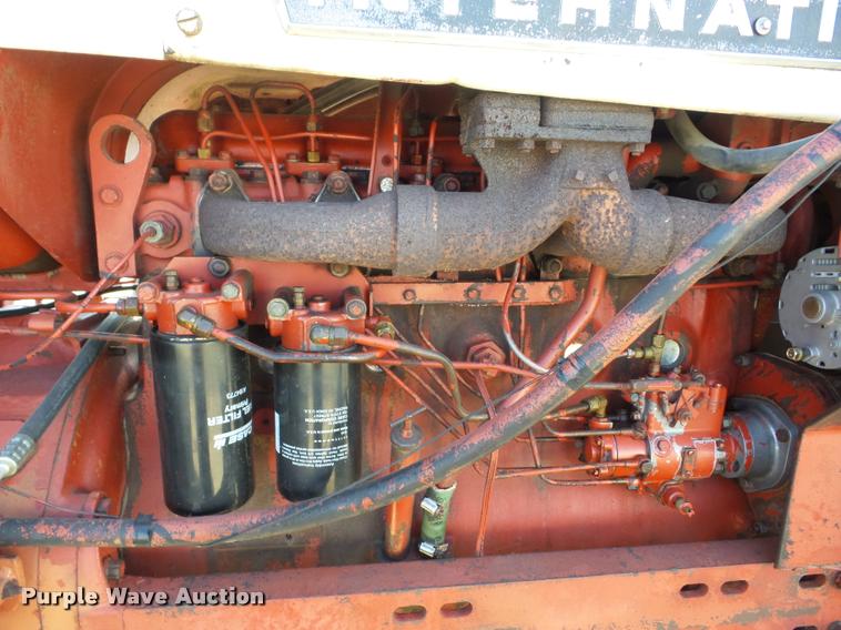 image for item K6487 International Farmall 1256 tractor