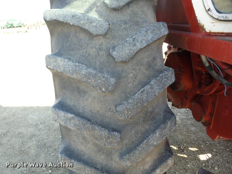 image for item K6487 International Farmall 1256 tractor