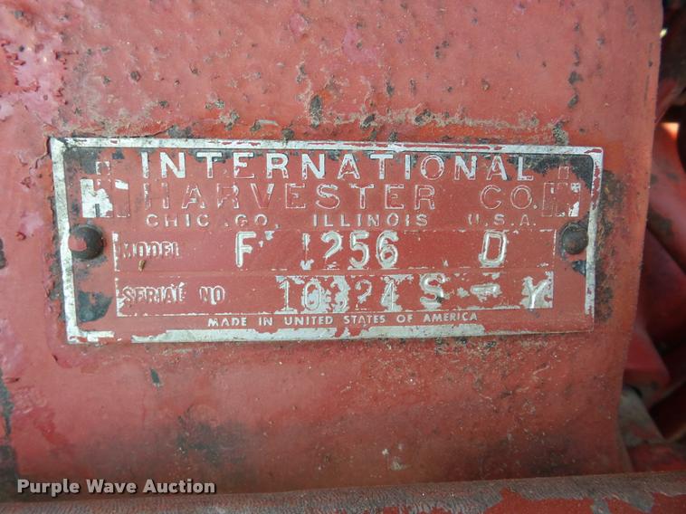 image for item K6487 International Farmall 1256 tractor