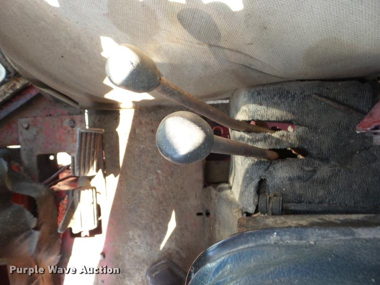 image for item K6487 International Farmall 1256 tractor