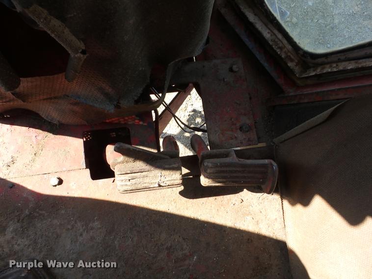 image for item K6487 International Farmall 1256 tractor