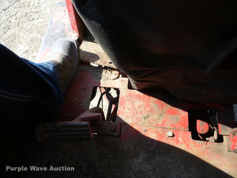 image for item K6487 International Farmall 1256 tractor