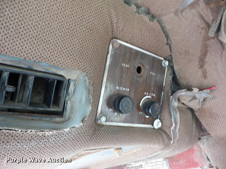 image for item K6487 International Farmall 1256 tractor