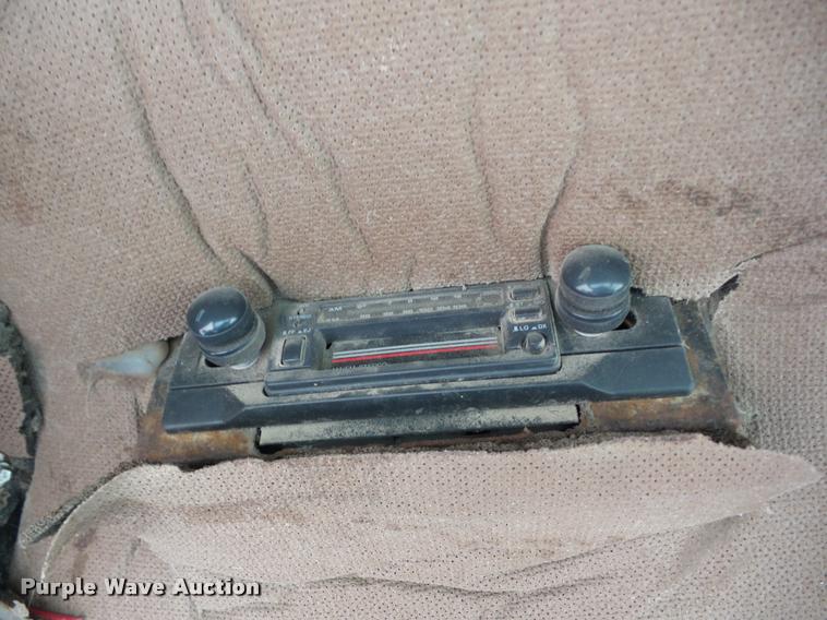 image for item K6487 International Farmall 1256 tractor