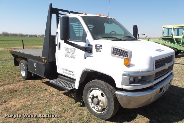 image for item L1612 2005 Chevrolet C4500 flatbed truck