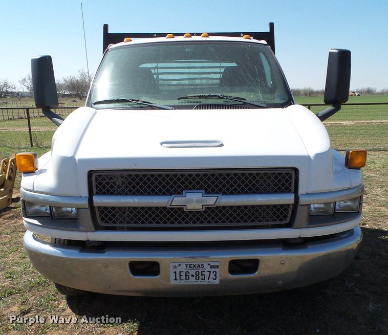 image for item L1612 2005 Chevrolet C4500 flatbed truck