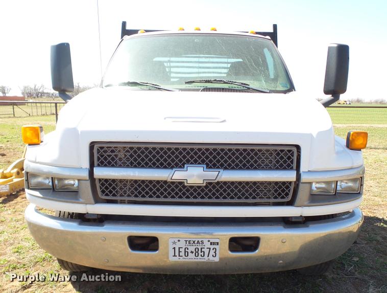 image for item L1612 2005 Chevrolet C4500 flatbed truck