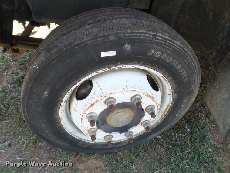 image for item L1612 2005 Chevrolet C4500 flatbed truck