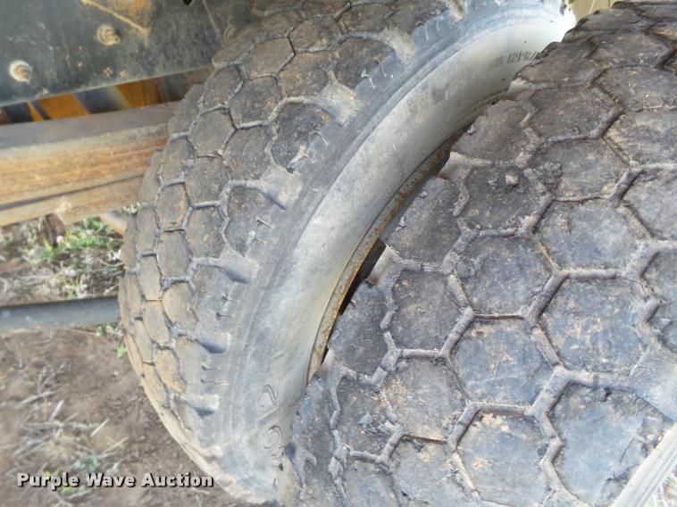 image for item L1612 2005 Chevrolet C4500 flatbed truck