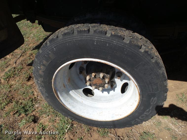 image for item L1612 2005 Chevrolet C4500 flatbed truck