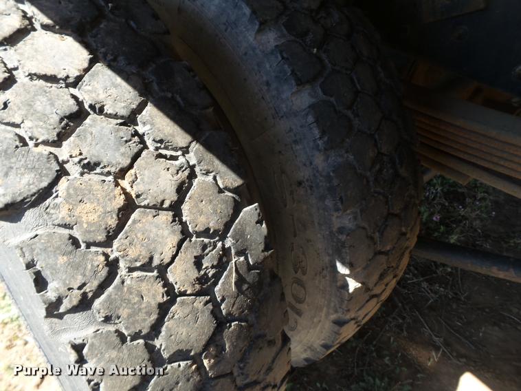 image for item L1612 2005 Chevrolet C4500 flatbed truck