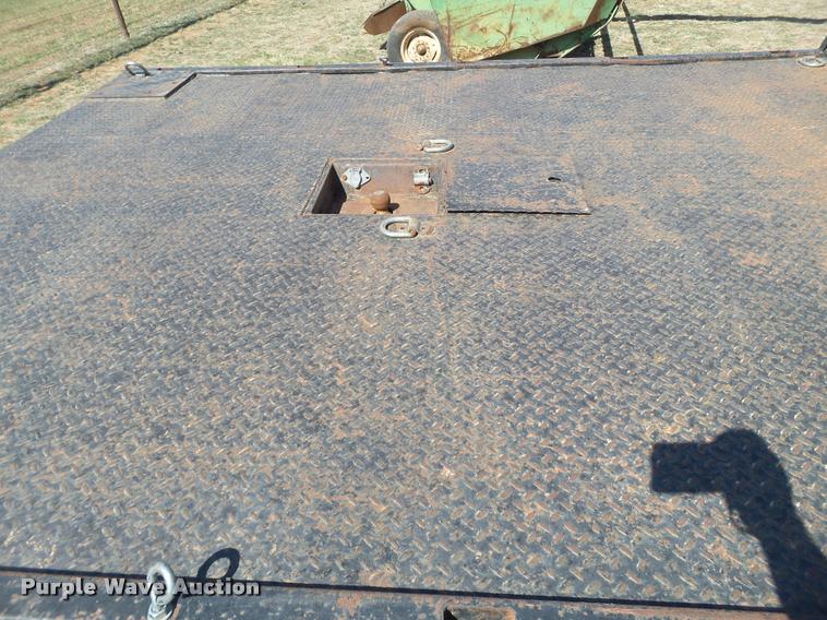 image for item L1612 2005 Chevrolet C4500 flatbed truck