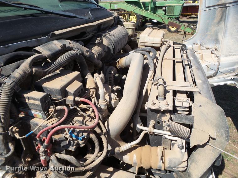 image for item L1612 2005 Chevrolet C4500 flatbed truck