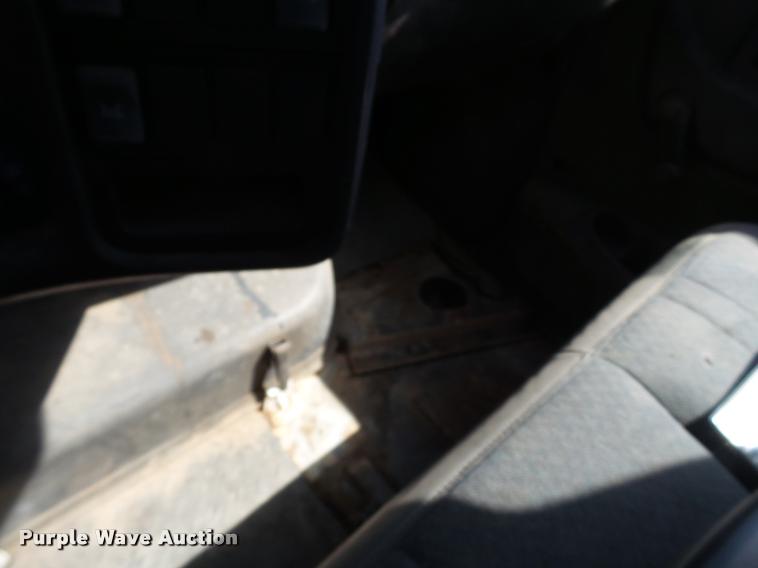 image for item L1612 2005 Chevrolet C4500 flatbed truck