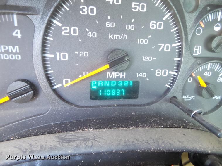 image for item L1612 2005 Chevrolet C4500 flatbed truck