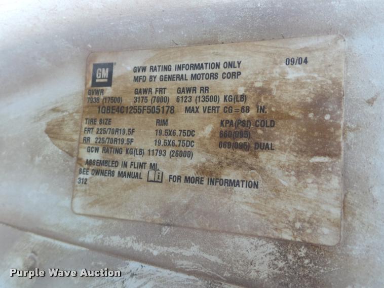 image for item L1612 2005 Chevrolet C4500 flatbed truck