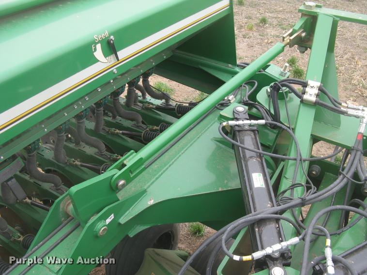 image for item L3989 2008 Great Plains 2S-2600 HDF grain drill